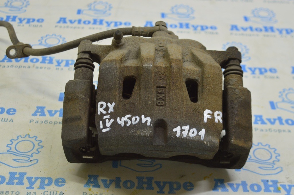 Суппорт передний правый Lexus RX350 RX450h 16-22