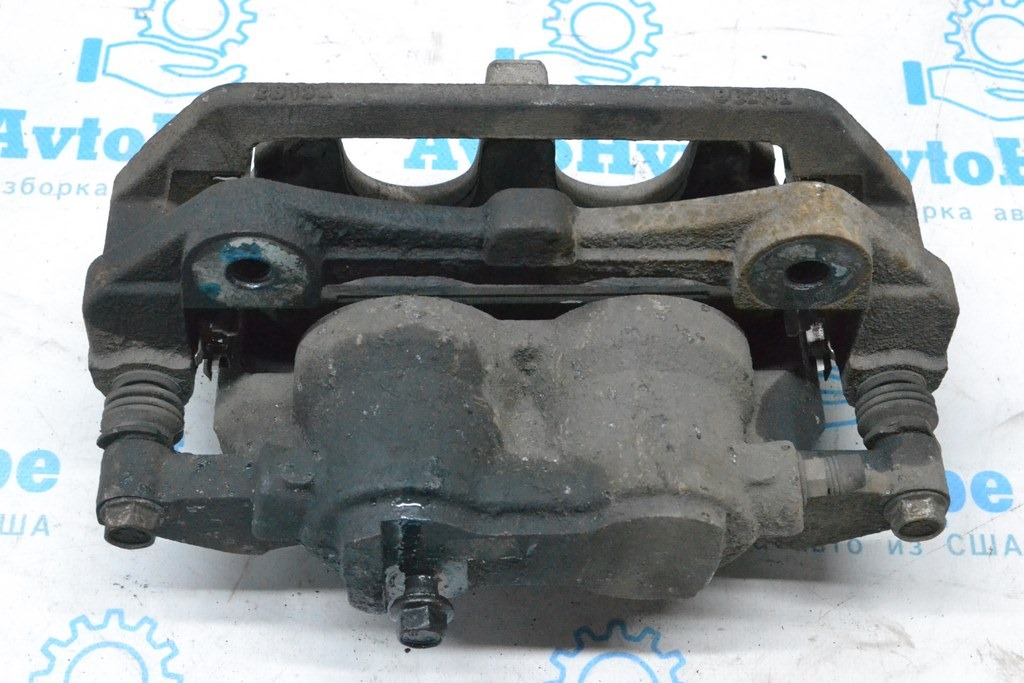 Суппорт в сборе передний правый Ford Mustang mk6 15-23 2 поршня (02)
