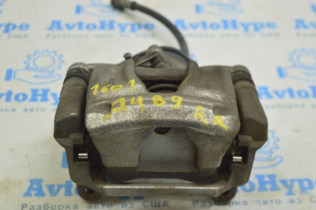 Суппорт задний правый Audi A4 B9 17- электро 8W0615404