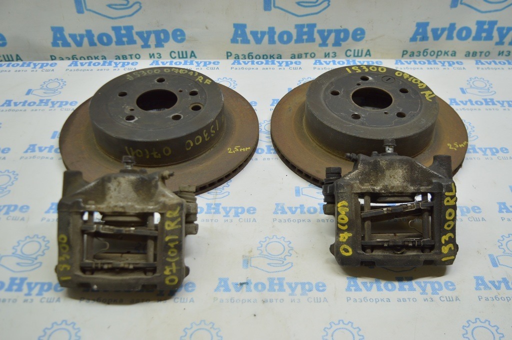 Суппорт задний правый Lexus IS300 IS350 06-13