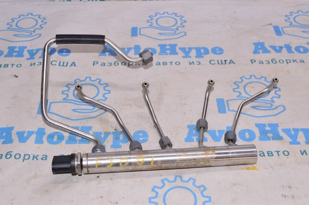 Топливная рейка BMW F30 12-16 N20 с датчиком