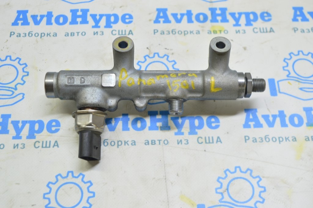Топливная рейка левая Porsche Panamera 10-16 3.0d с датчиком 059130089BT