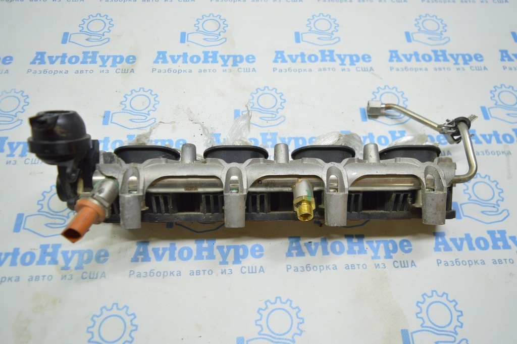 Топливная рейка правая 4.2 Audi A8 D4 10-17