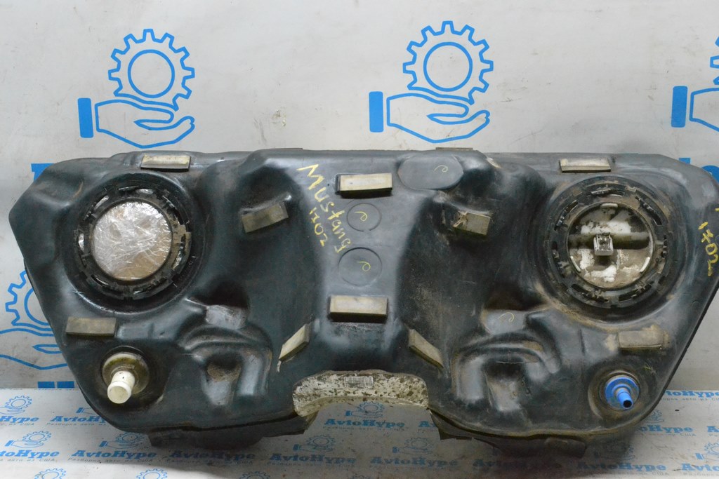 Топливный бак Ford Mustang mk6 15- (02)