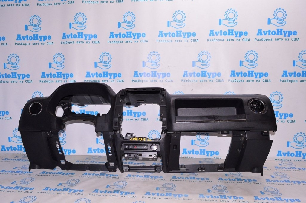 Торпедо передняя панель голая Jeep Compass 11-16 черн (02)