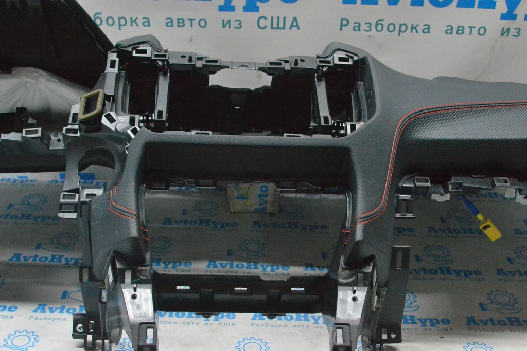 Торпедо передняя панель голая Subaru Forester 19- SK стрельнула (02) Sport красная строчка — фото 3