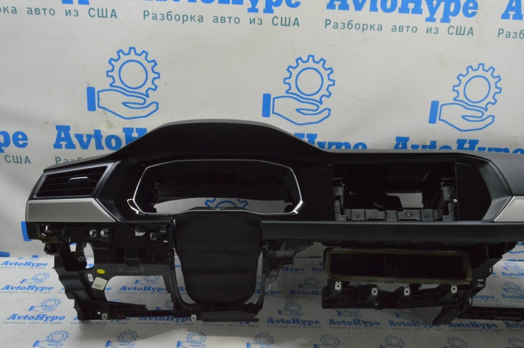 Торпедо передняя панель голая VW Jetta 19- (02) дефект — фото 3