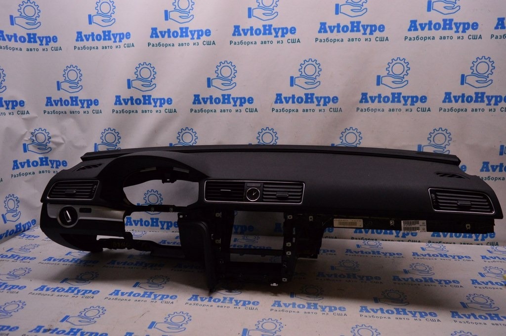 Торпедо передняя панель голая VW Passat b8 USA (02)