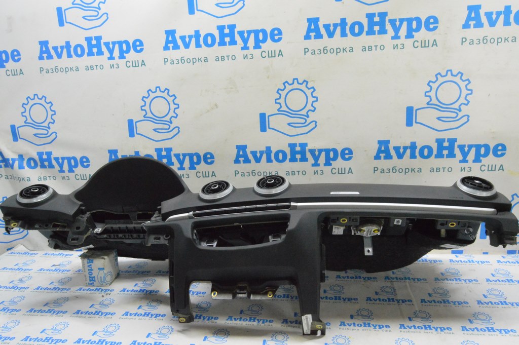 Торпедо передняя панель с AIRBAG Audi A3 8V 15-20 4d, AWD, черная (02)