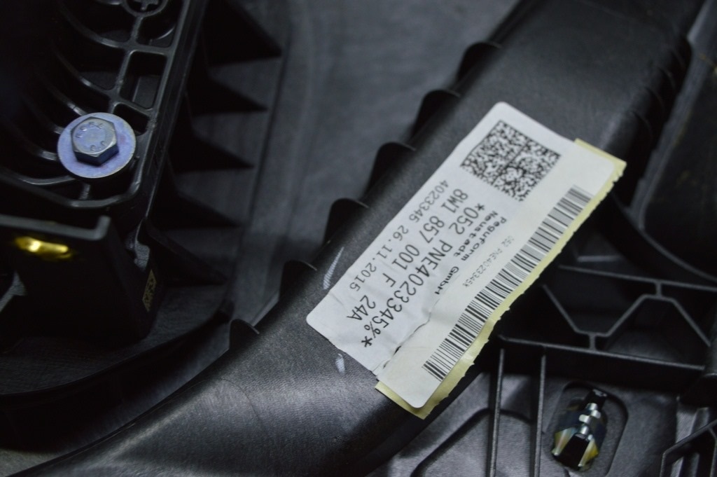 Торпедо передняя панель с AIRBAG Audi A4 B9 17- черная, без проекции, с пищалками (01) — фото 4