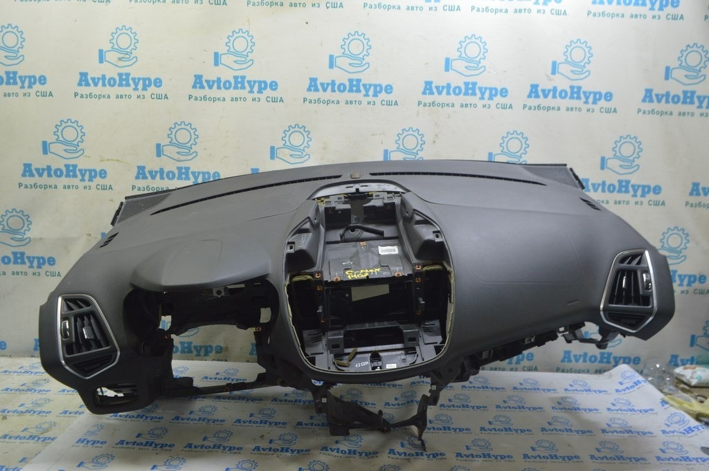 Торпедо передняя панель с AIRBAG Ford C-max MK2 13-18 черная (03)