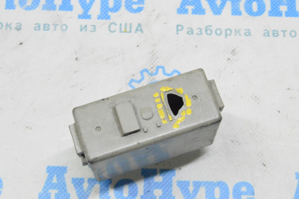 TOWING RELAY CONVERTER MODULE Lexus RX350 10-15 (03) пробит корпус — фото 3