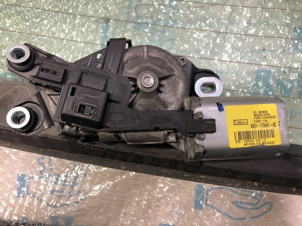 Трапеция дворников с моторчиком зад Ford C-max MK2 13-