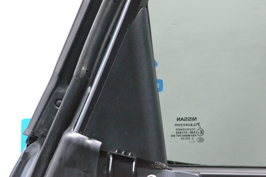 Треугольник заглушка внутренняя двери задней левой Nissan Qashqai 21-