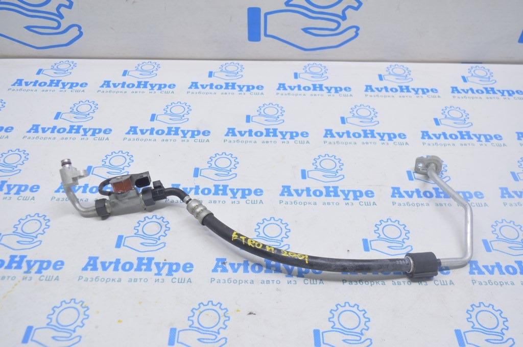 Трубка кондиционера Audi E-Tron (Q8) GEN 18- с клапаном 8R0260696A