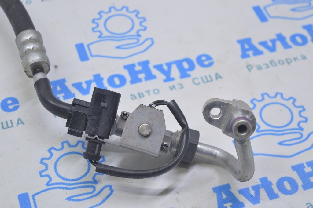 Трубка кондиционера Audi E-Tron (Q8) GEN 18- с клапаном 8R0260696A — фото 4