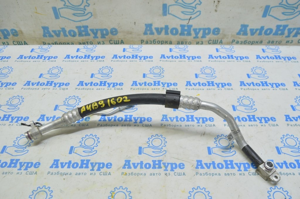 Трубка кондиционера компрессор-печка третья Audi A4 B9 17- 2.0T короткая r134a