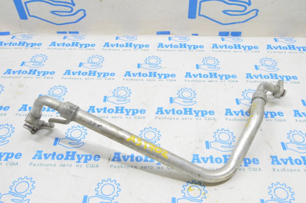 Трубка кондиционера компрессор-печка вторая Audi A3 8V 15-20 1.8T, 2.0T (02)