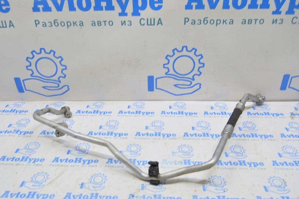 Трубка кондиционера компрессор-печка второй VW Multivan T5 09-15 — фото 2