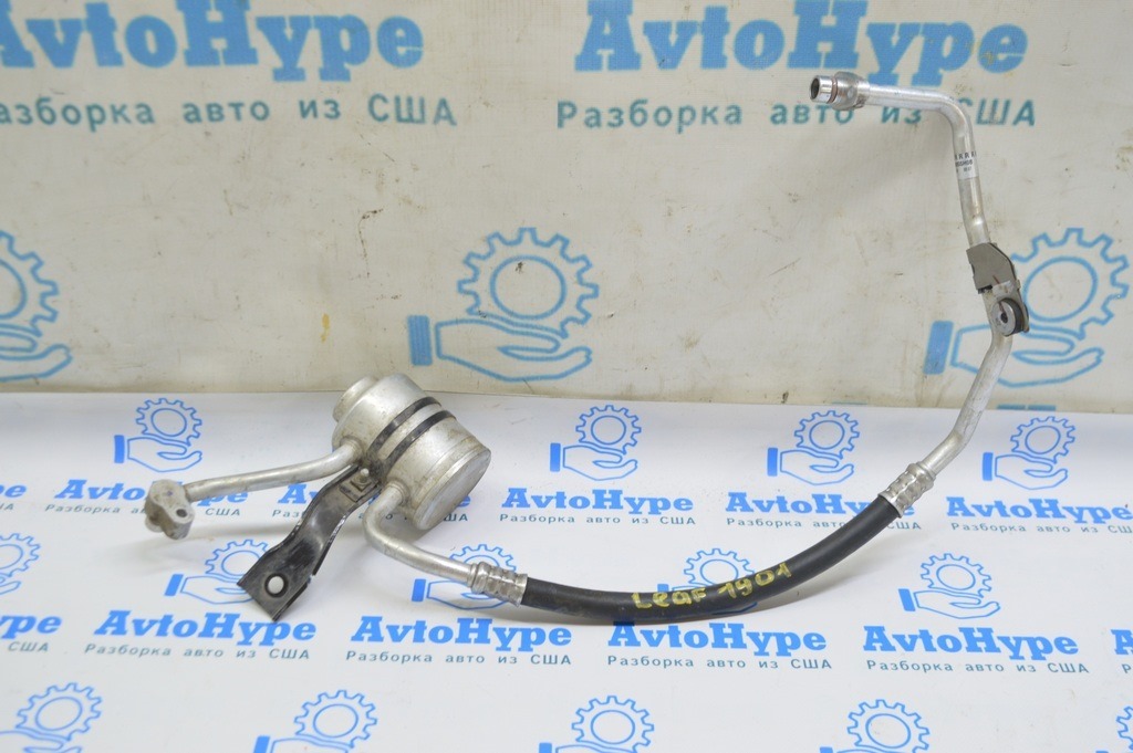 Трубка кондиционера Nissan Leaf 18-21 (01)