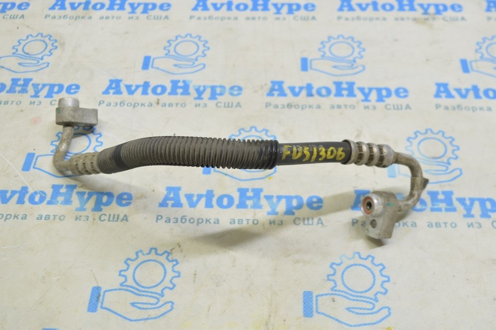 Трубка кондиционера с конденсера  Ford Fusion mk5 13- 2.0T
