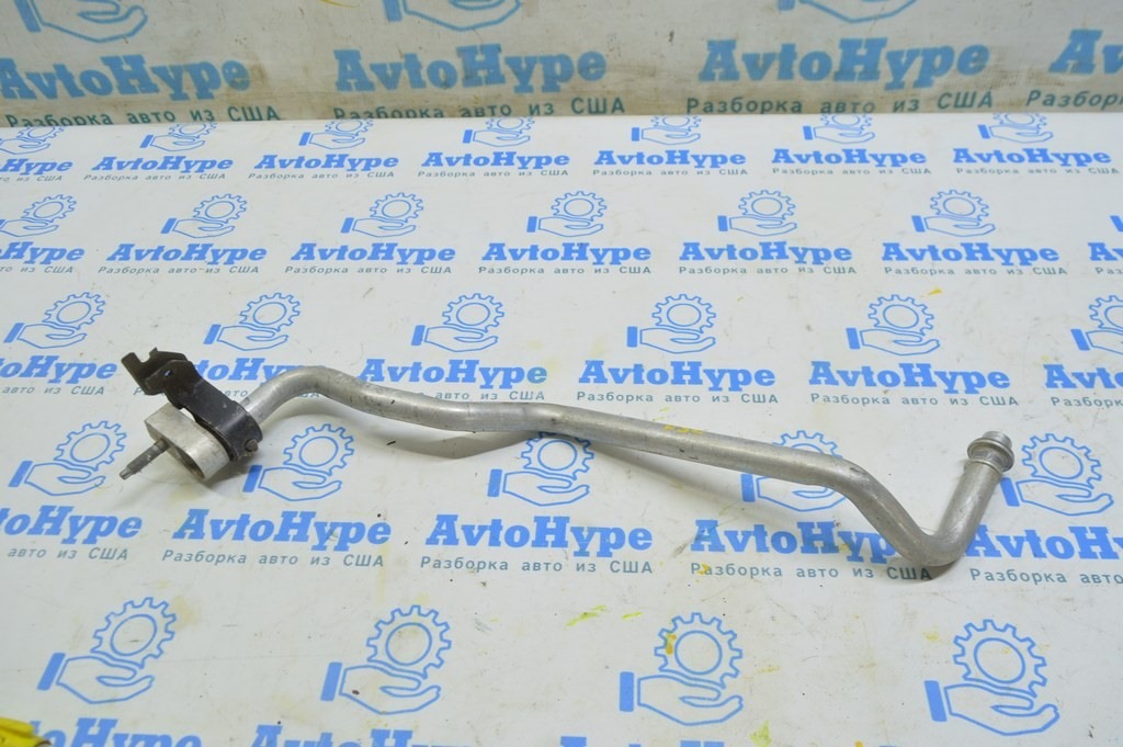 Трубка кондиционера вторая часть Ford Fiesta 11-19 1.6