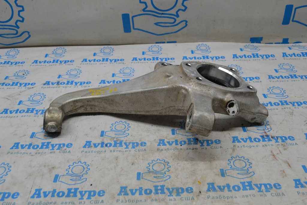 Цапфа перед лев Toyota Tundra 22- (01)