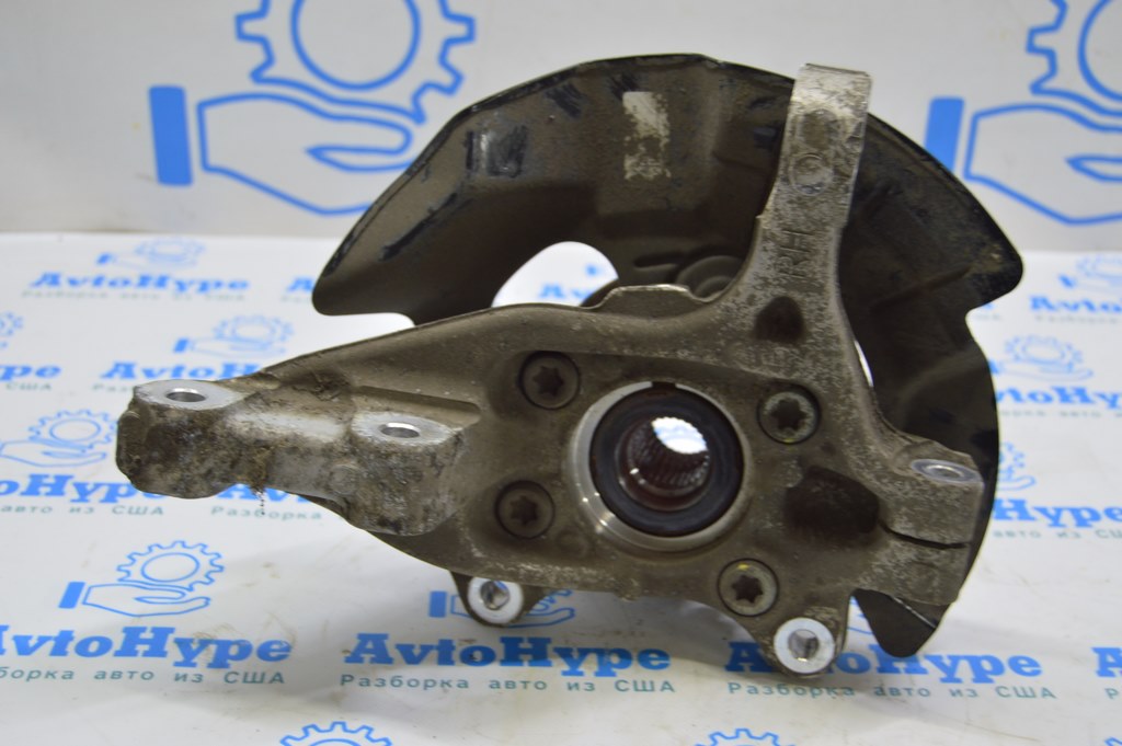 Цапфа перед прав Hyundai Tucson 22- (01)
