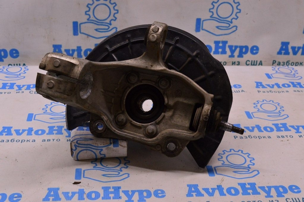 Цапфа перед прав Jeep Cherokee KL 14- FWD (04)