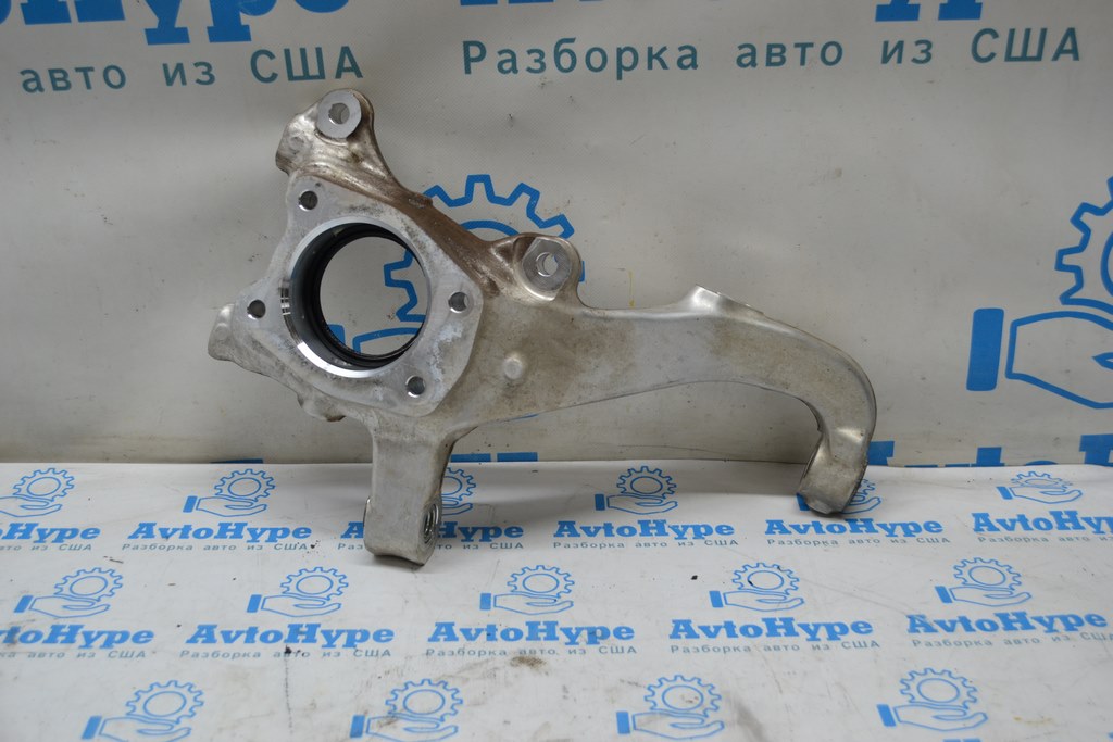 Цапфа перед прав Toyota Tundra 22- (01)