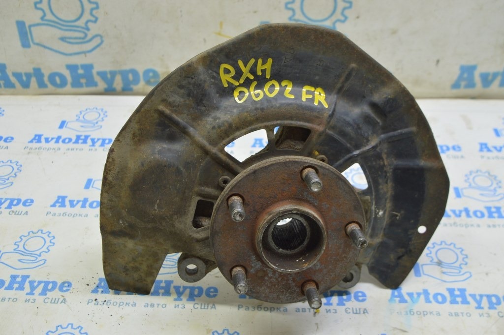 Цапфа со ступицей передняя правая Lexus RX300 RX330 RX350 RX400h 04-09 с кожухом (02) ржавая