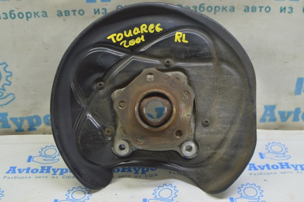 Цапфа со ступицей зад лев VW Touareg 18- (01)