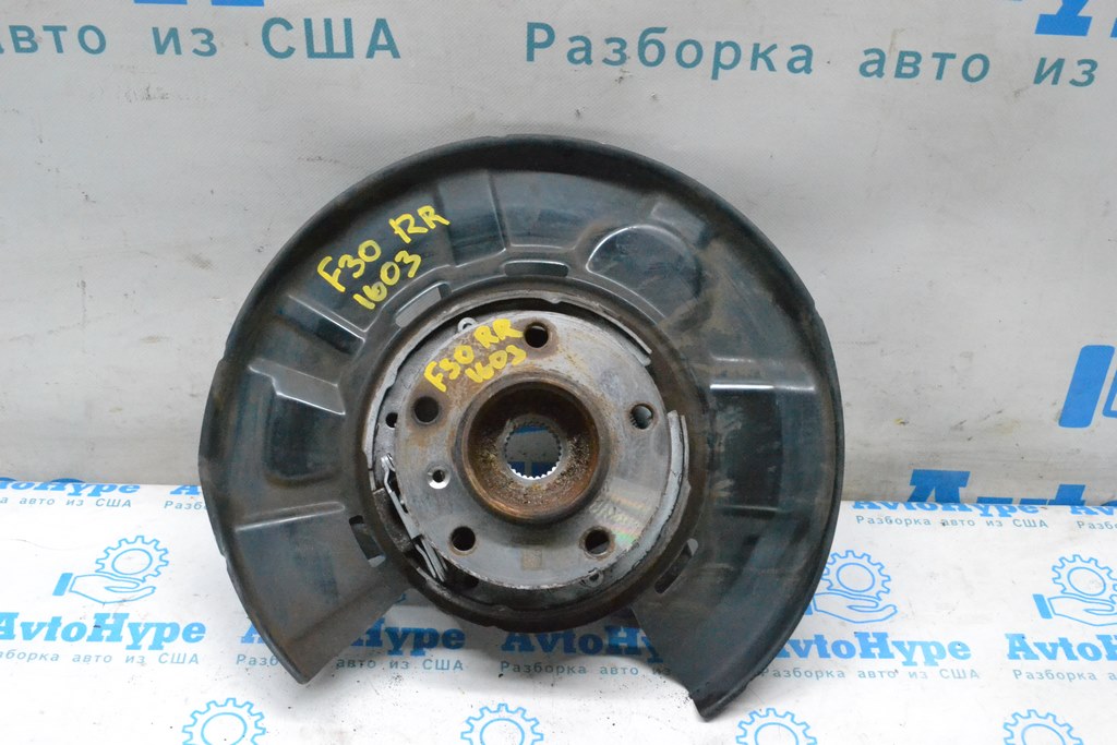 Цапфа со ступицей задняя правая BMW 3 F30 12-18 с кожухом, RWD (03)
