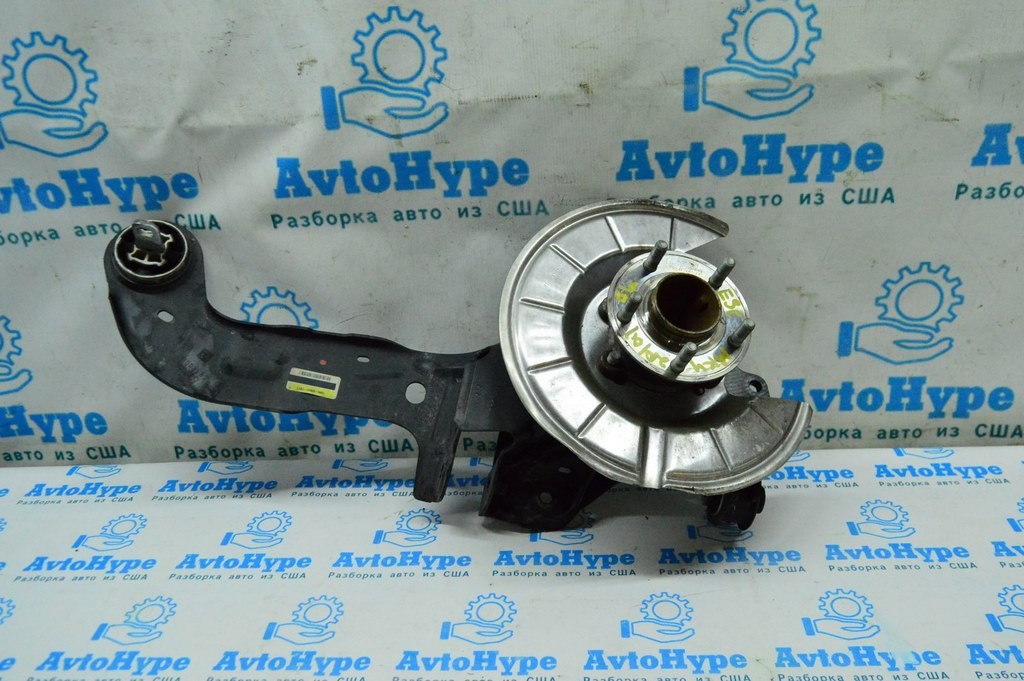 Цапфа зад лев Ford Escape MK4 20- FWD (01)
