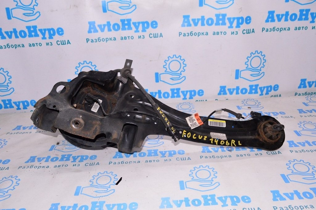 Цапфа зад лев Ford Focus mk3 11-18 с рычагом (06)