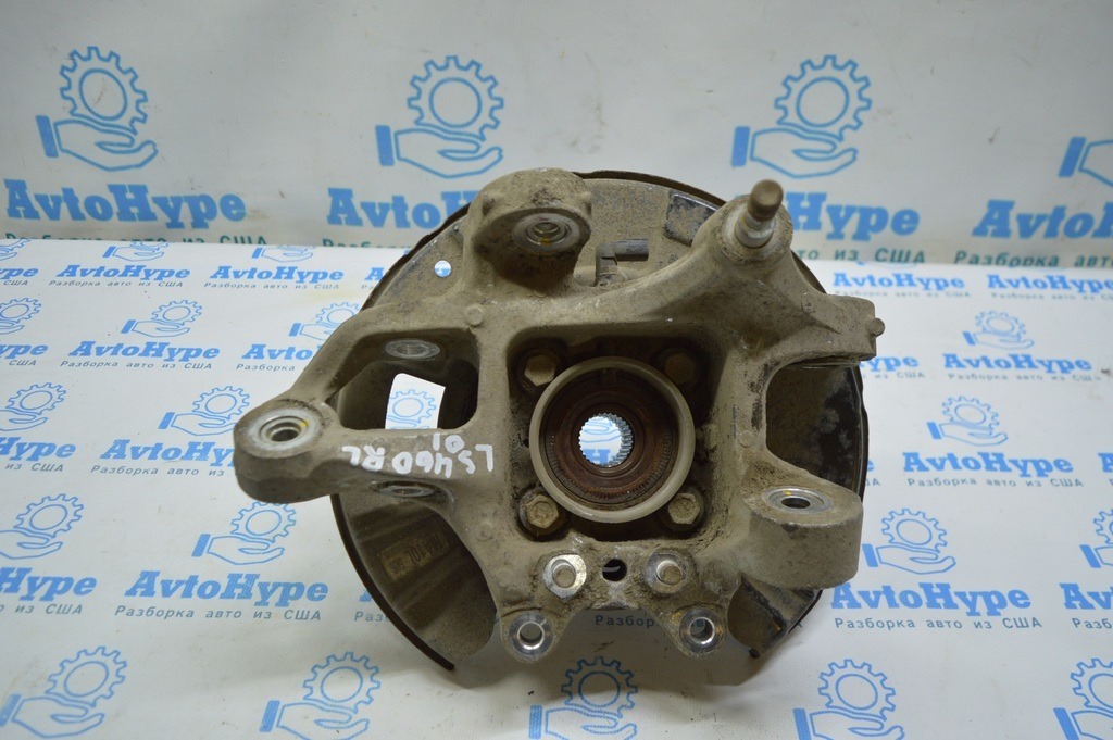 Цапфа зад лев Lexus LS460 LS600h 07-12 с кожухом (01)