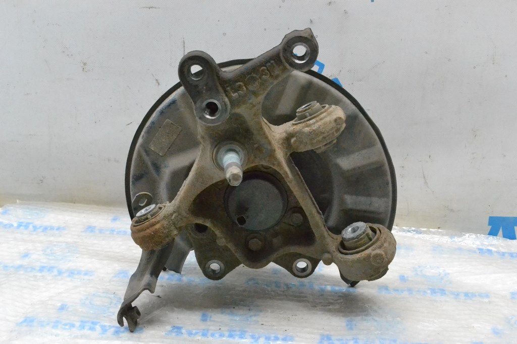 Цапфа зад лев Toyota C-HR 18-23 (01)