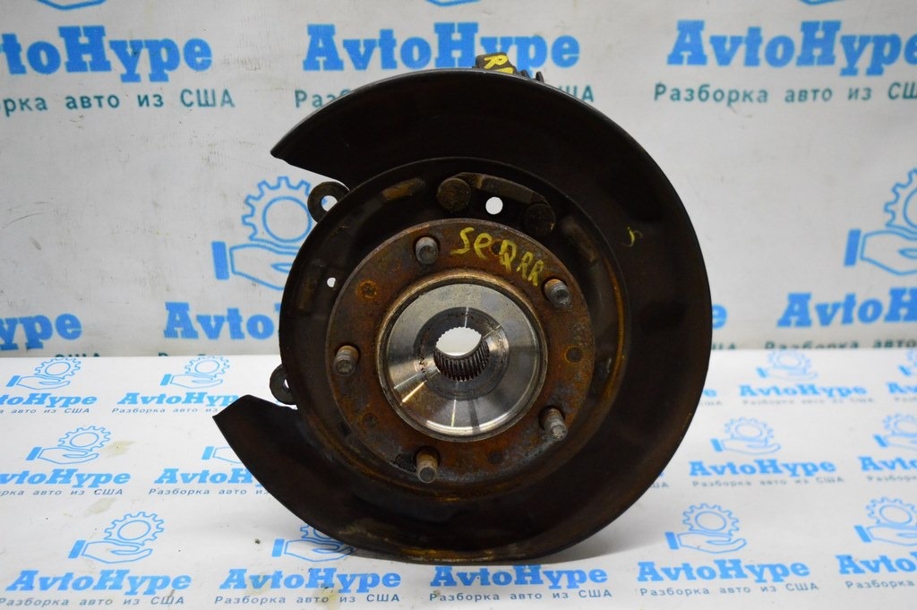 Цапфа зад прав Toyota Sequoia 2008-2022 (01)