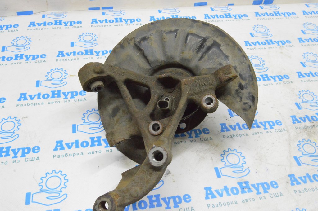 Цапфа задняя левая Audi A3 8V 15-20 FWD 2.0T