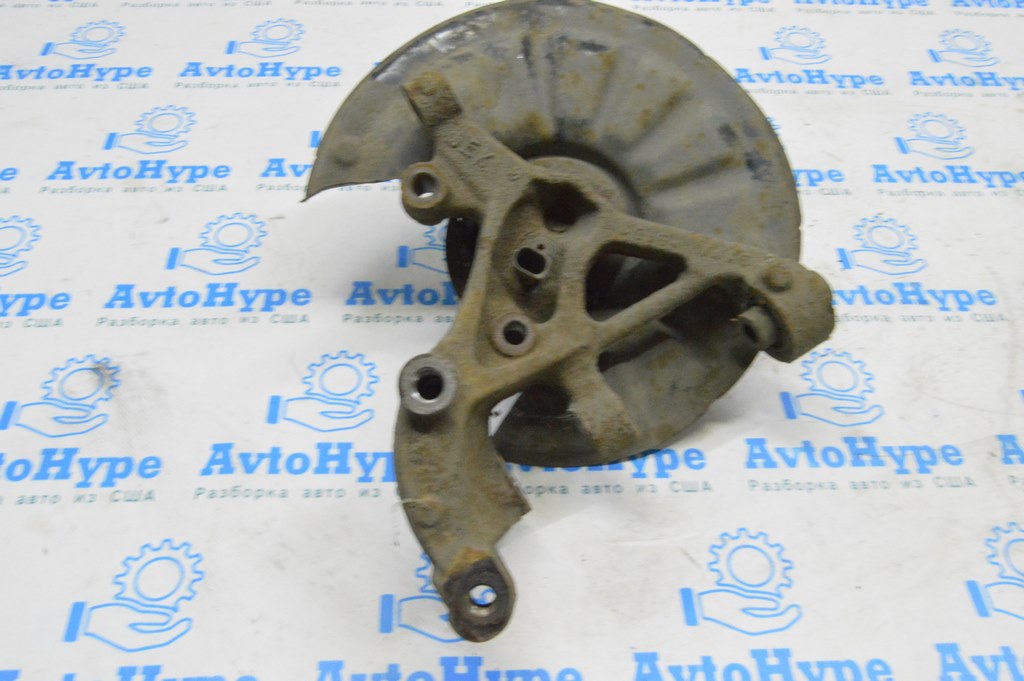 Цапфа задняя правая Audi A3 8V 15-20 FWD 2.0T