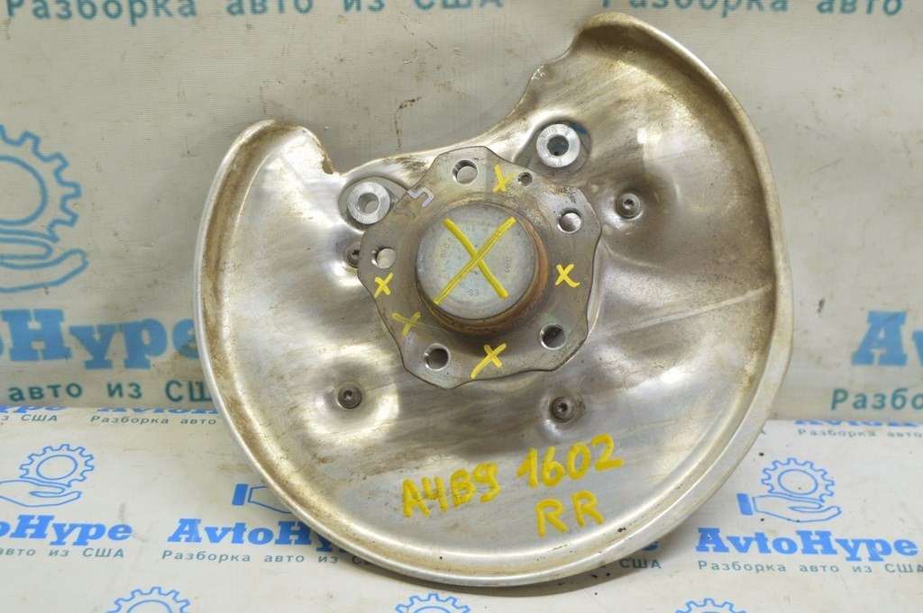 Цапфа задняя правая Audi A4 B9 17- FWD (02)