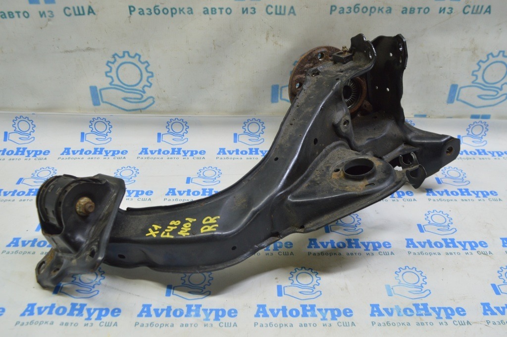 Цапфа задняя правая BMW X1 F48 16-22 (01)
