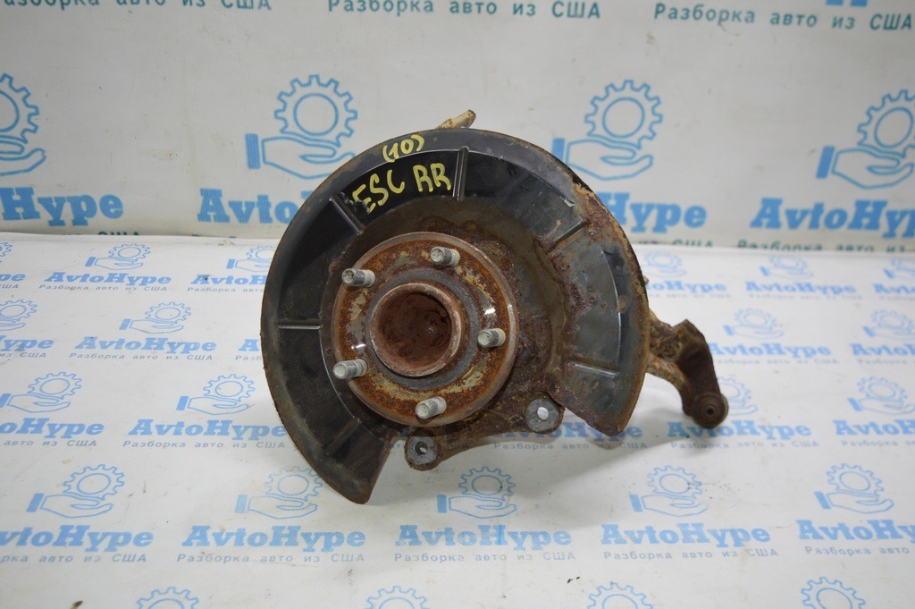 Цапфа задняя правая Ford Escape MK3 13- без рычага (10) ржавая