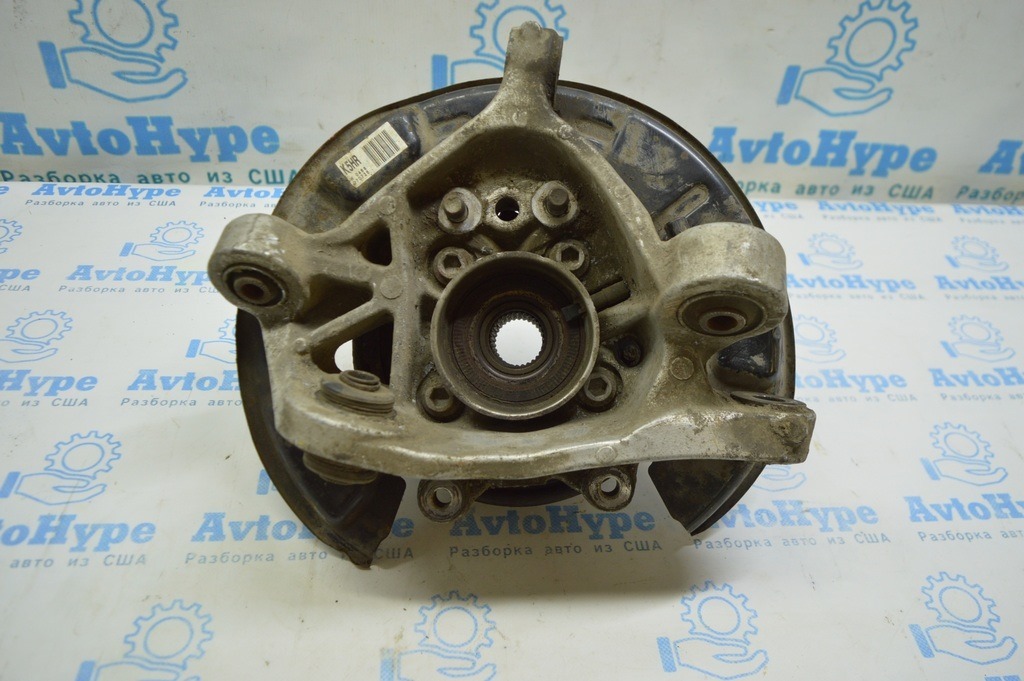 Цапфа задняя правая Lexus IS250 IS300 IS350 06-13 с кожухом (01)