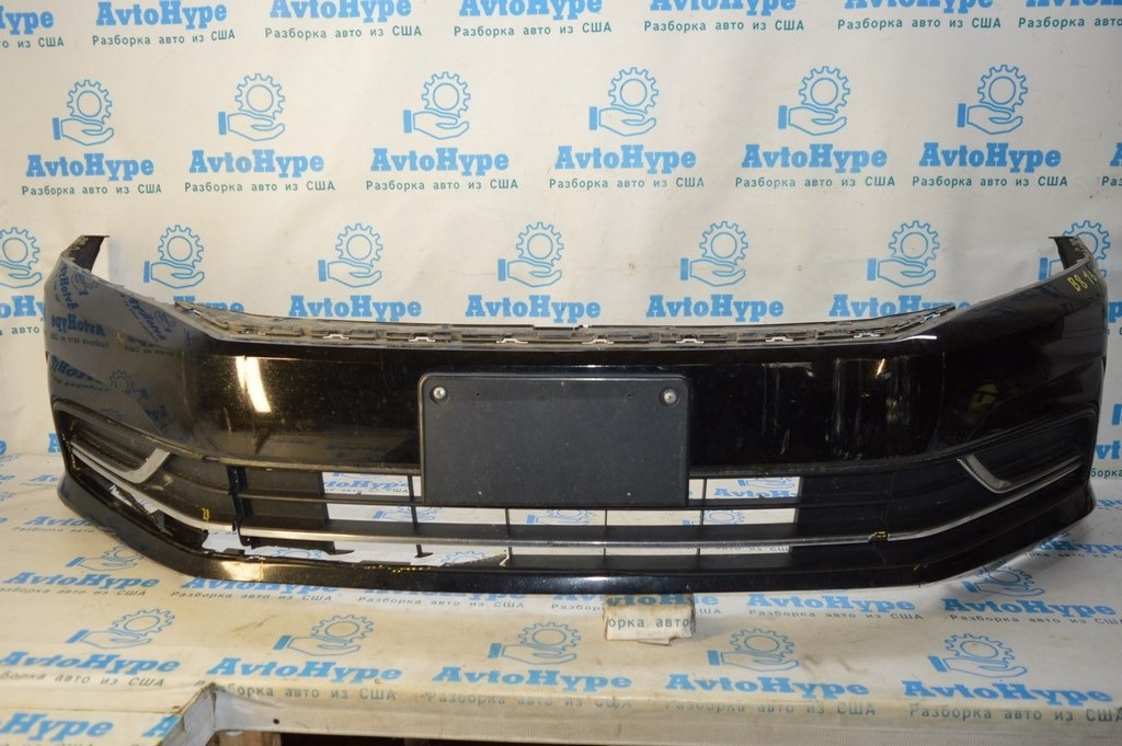 Центральная решетка переднего бампера VW Passat b8 USA (02) деф.хрома
