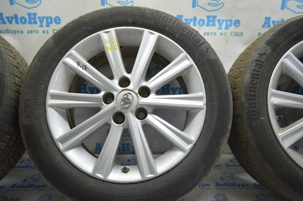 Центральный колпачок на диск Toyota Camry v55 15-17 серый