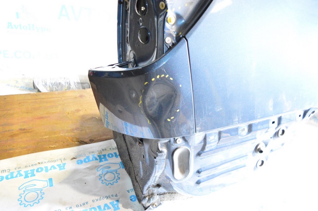 Уголок клык заднего бампера прав Toyota Sequoia 2008-2022 525050c010 (01) дефекты