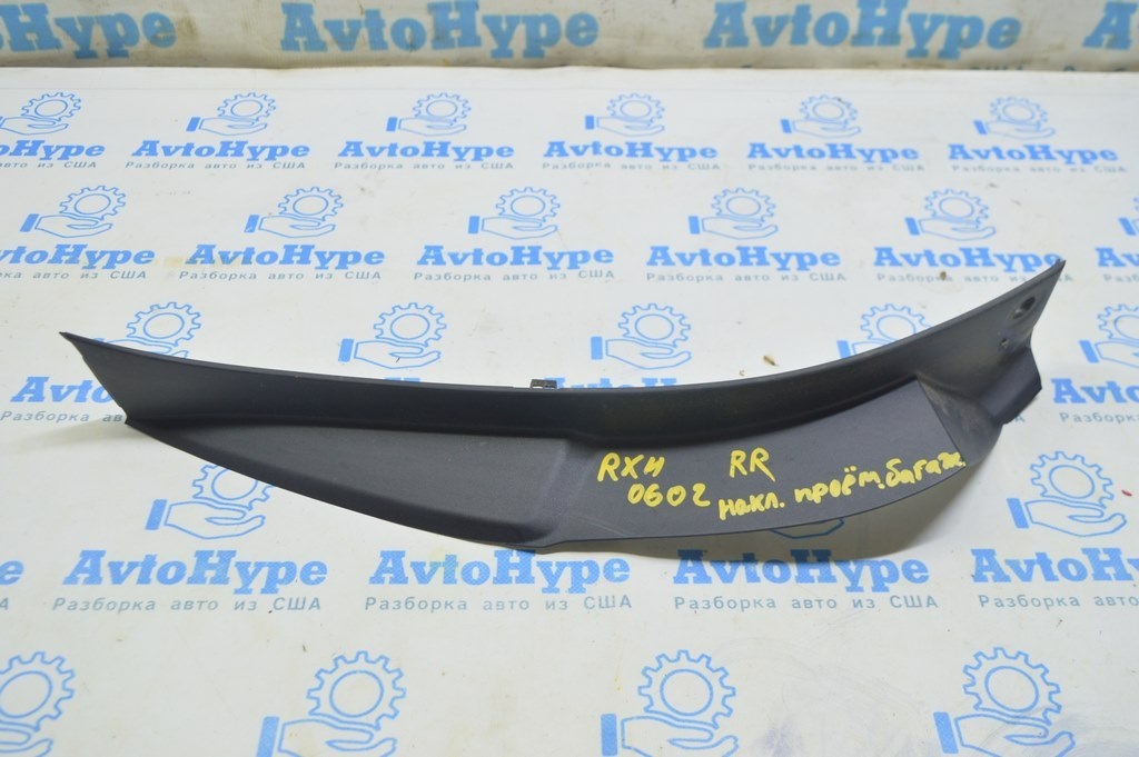 Уплотнитель двери багажника боковой правый Lexus RX300 RX330 RX350 RX400h 04-09