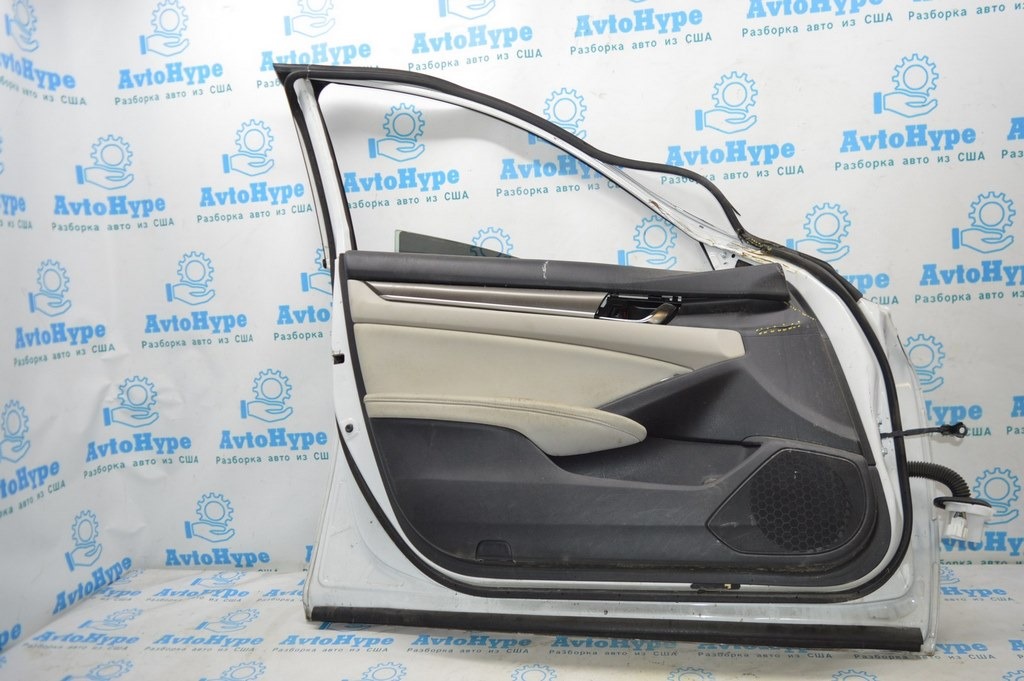 Уплотнитель двери нижний Honda Accord 18-