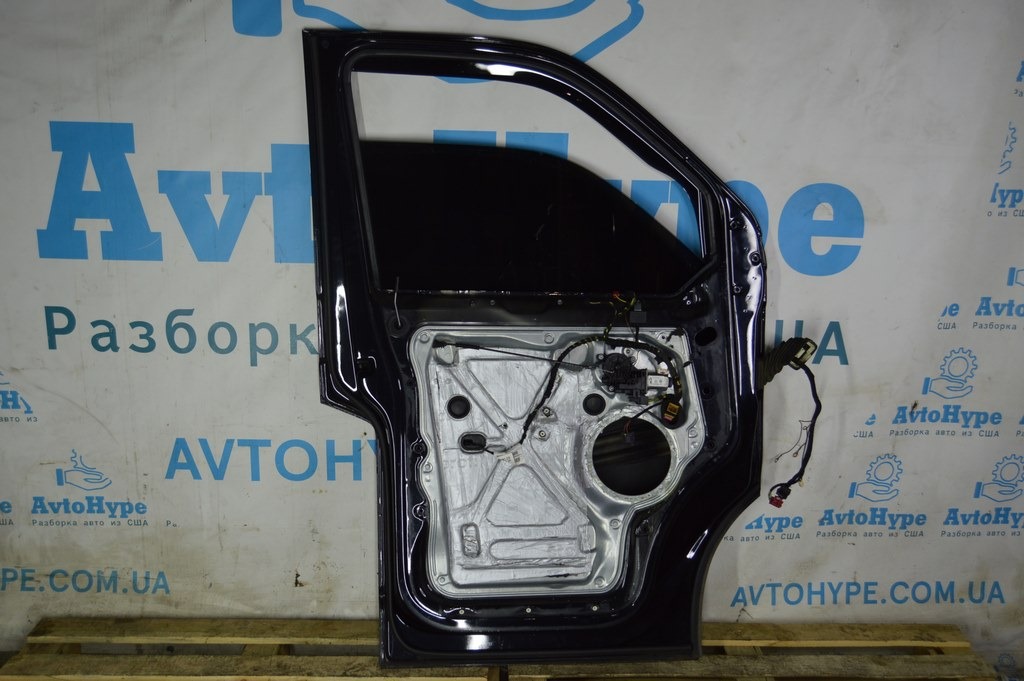 Уплотнитель двери перед лев VW Multivan T5 09-15 передний
